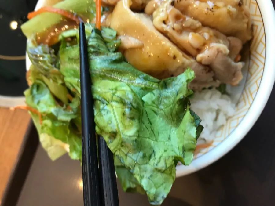 照烧和油炸的味道你更喜欢哪种呢？食其家的照烧鸡肉饭和炸鸡块测评~