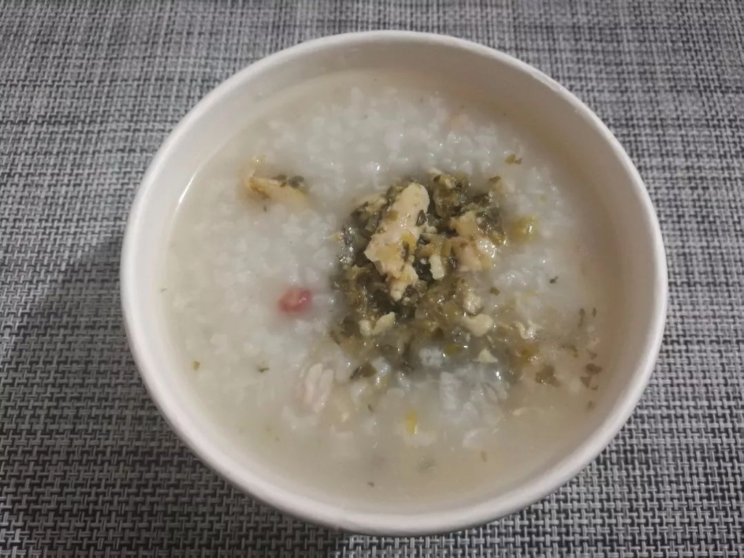 去吃了最后的“粥王”，麦当劳酸菜脆笋鸡肉粥测评