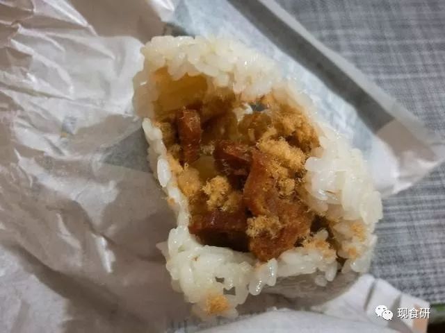 出乎意料的好吃，肯德基油条肉酥饭团测评