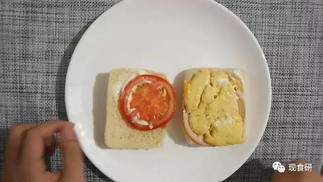 肯德基鸡肉火腿帕尼尼 你以为有鸡肉和火腿？太天真