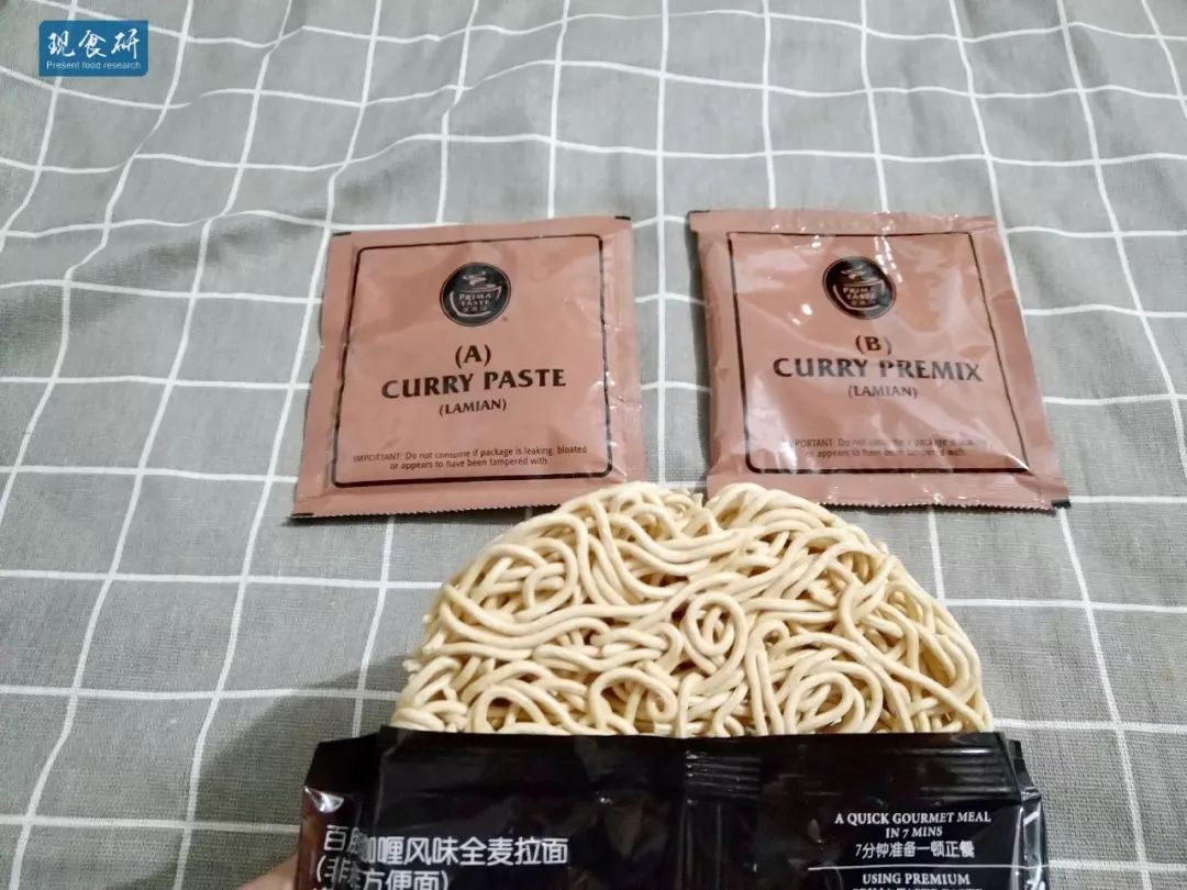 传说中的世界第一泡面真好吃么？百盛厨超有特色的两款泡面测评