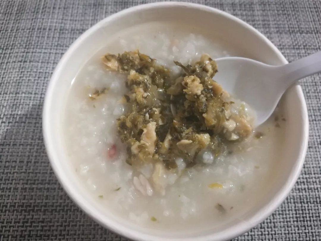 去吃了最后的“粥王”，麦当劳酸菜脆笋鸡肉粥测评