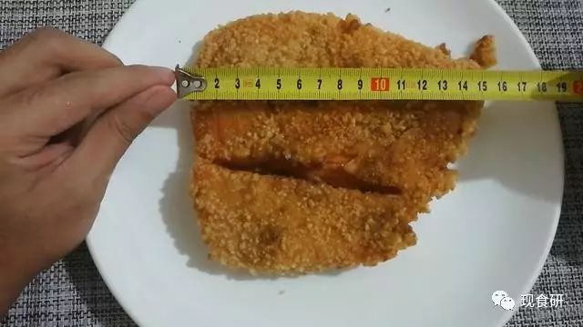 正新鸡排有多大？没错就是那么大 现食研测评