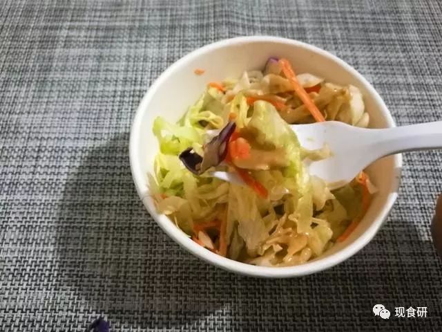 麦当劳的蔬菜沙拉好吃么，美味鲜蔬杯测评