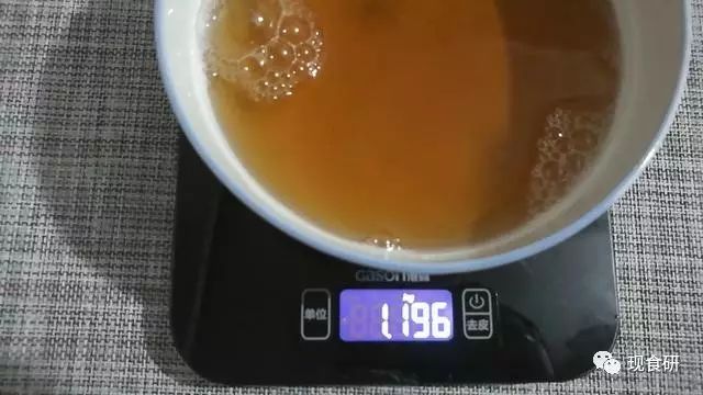 麦当劳柠檬红茶味饮料测评 冰红茶加凉白开？现食研吐槽