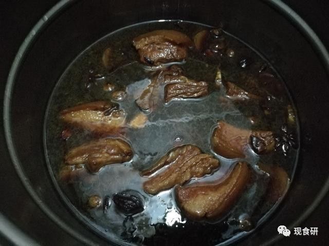 今天我要吃肉夹馍！可惜懒懒的我只做了腊汁肉